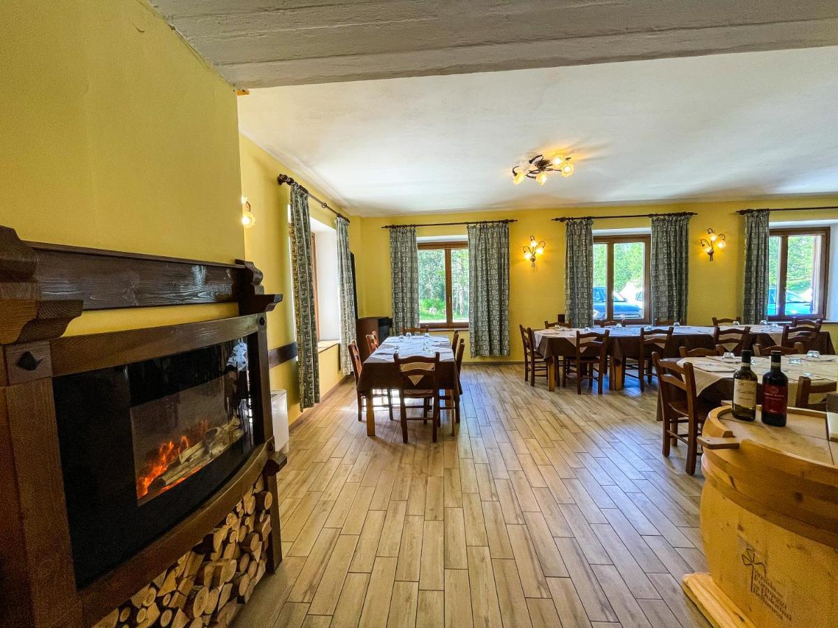 Hotel Al Sasso Di Stria Andraz Bagian luar foto