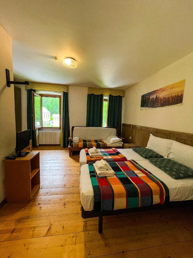 Hotel Al Sasso Di Stria Andraz Bagian luar foto
