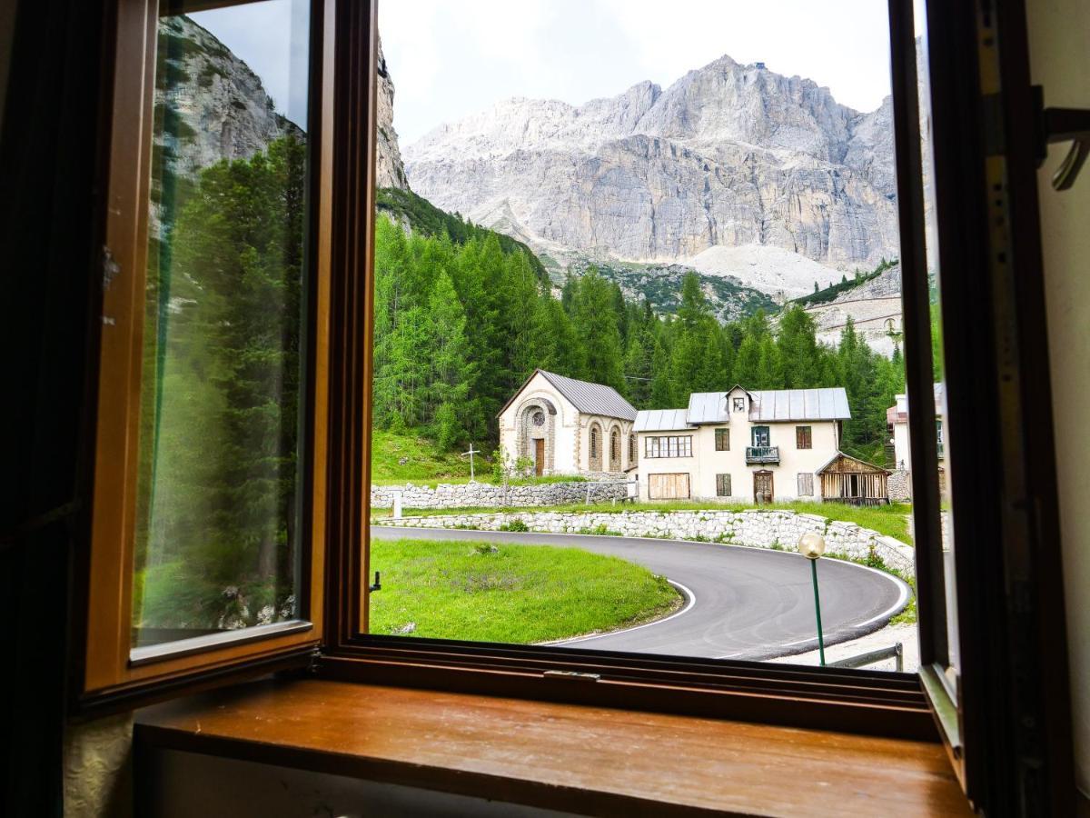 Hotel Al Sasso Di Stria Andraz Bagian luar foto