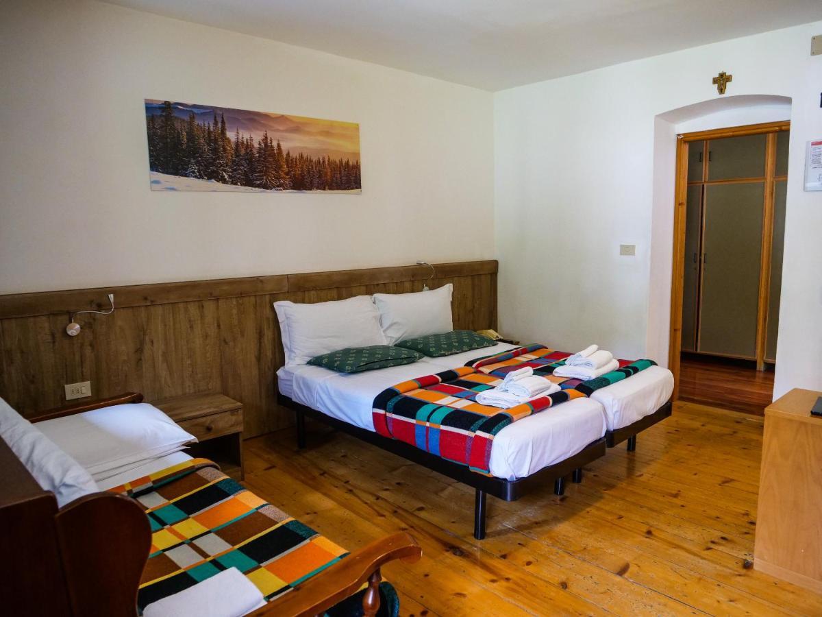 Hotel Al Sasso Di Stria Andraz Bagian luar foto