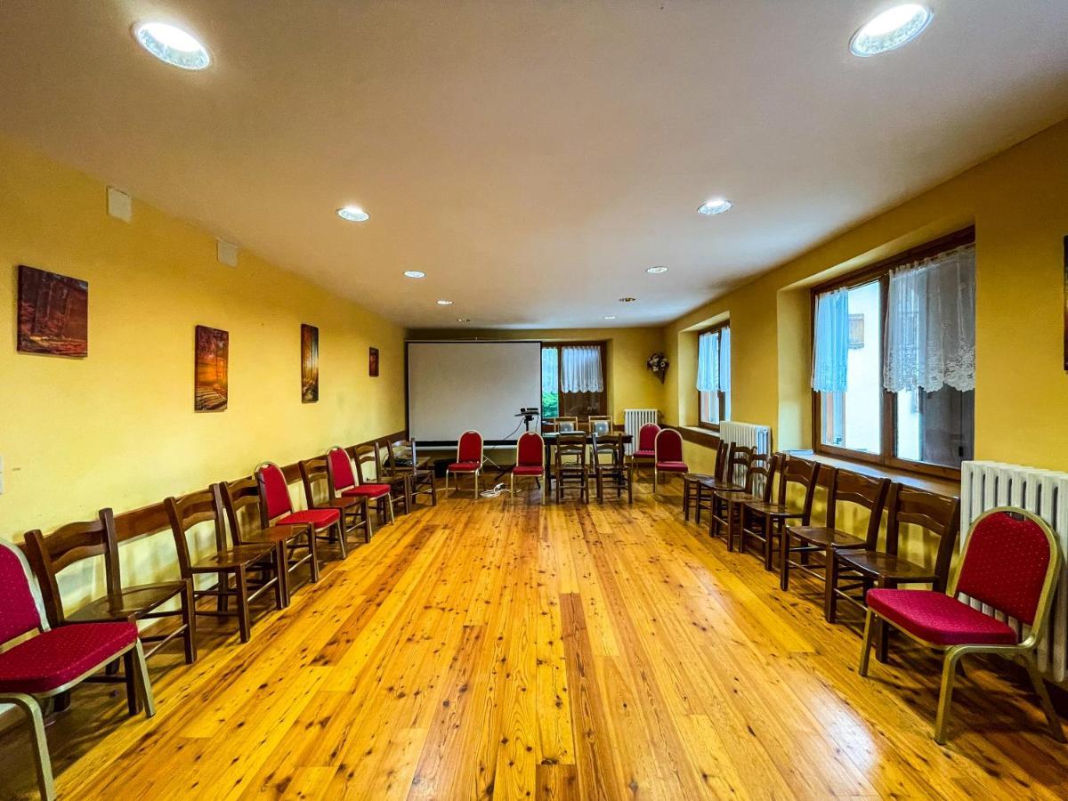 Hotel Al Sasso Di Stria Andraz Bagian luar foto