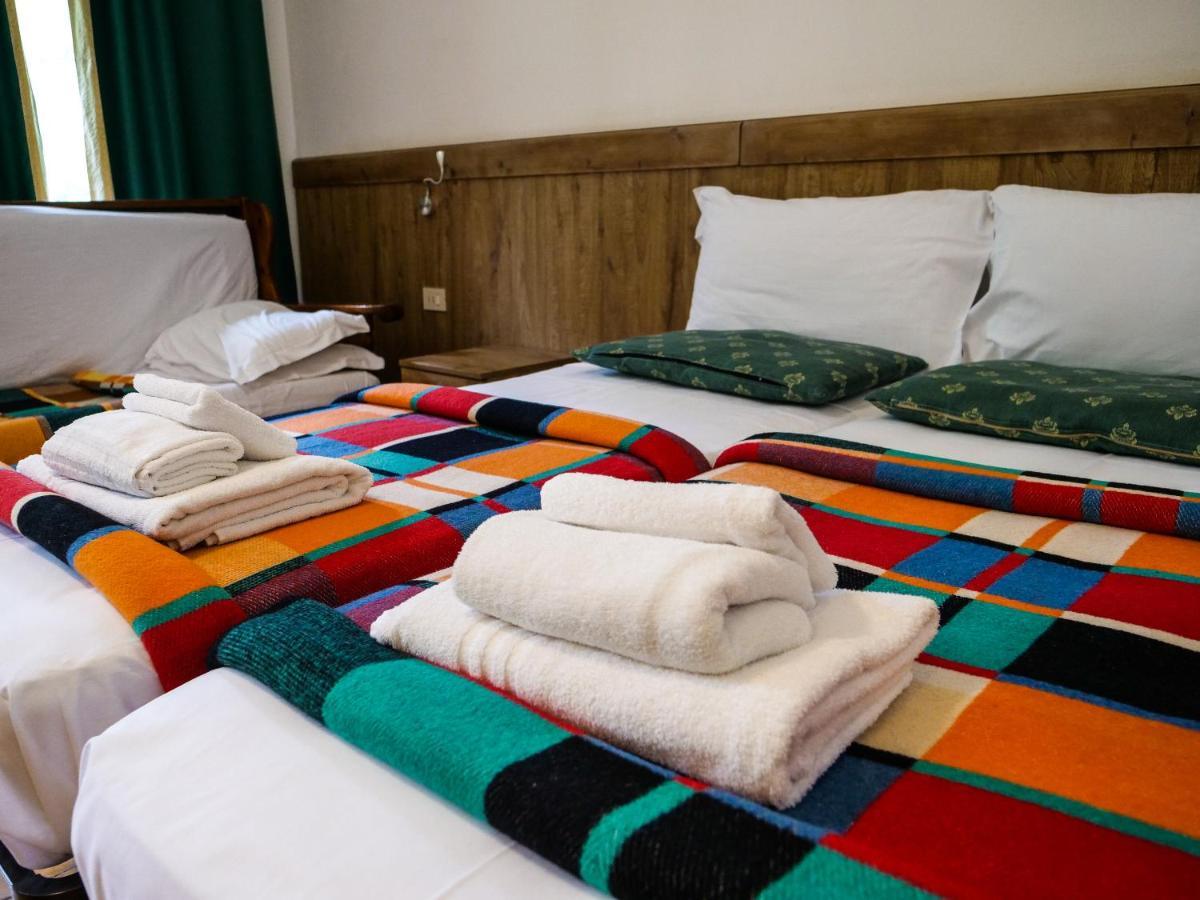 Hotel Al Sasso Di Stria Andraz Bagian luar foto