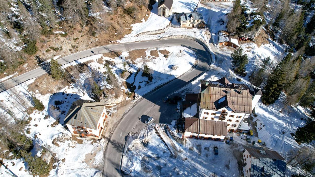 Hotel Al Sasso Di Stria Andraz Bagian luar foto