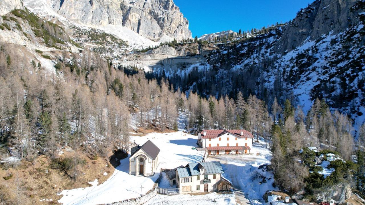 Hotel Al Sasso Di Stria Andraz Bagian luar foto