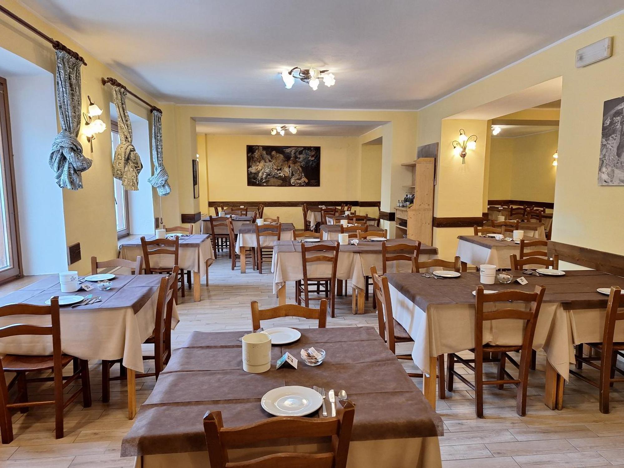 Hotel Al Sasso Di Stria Andraz Bagian luar foto
