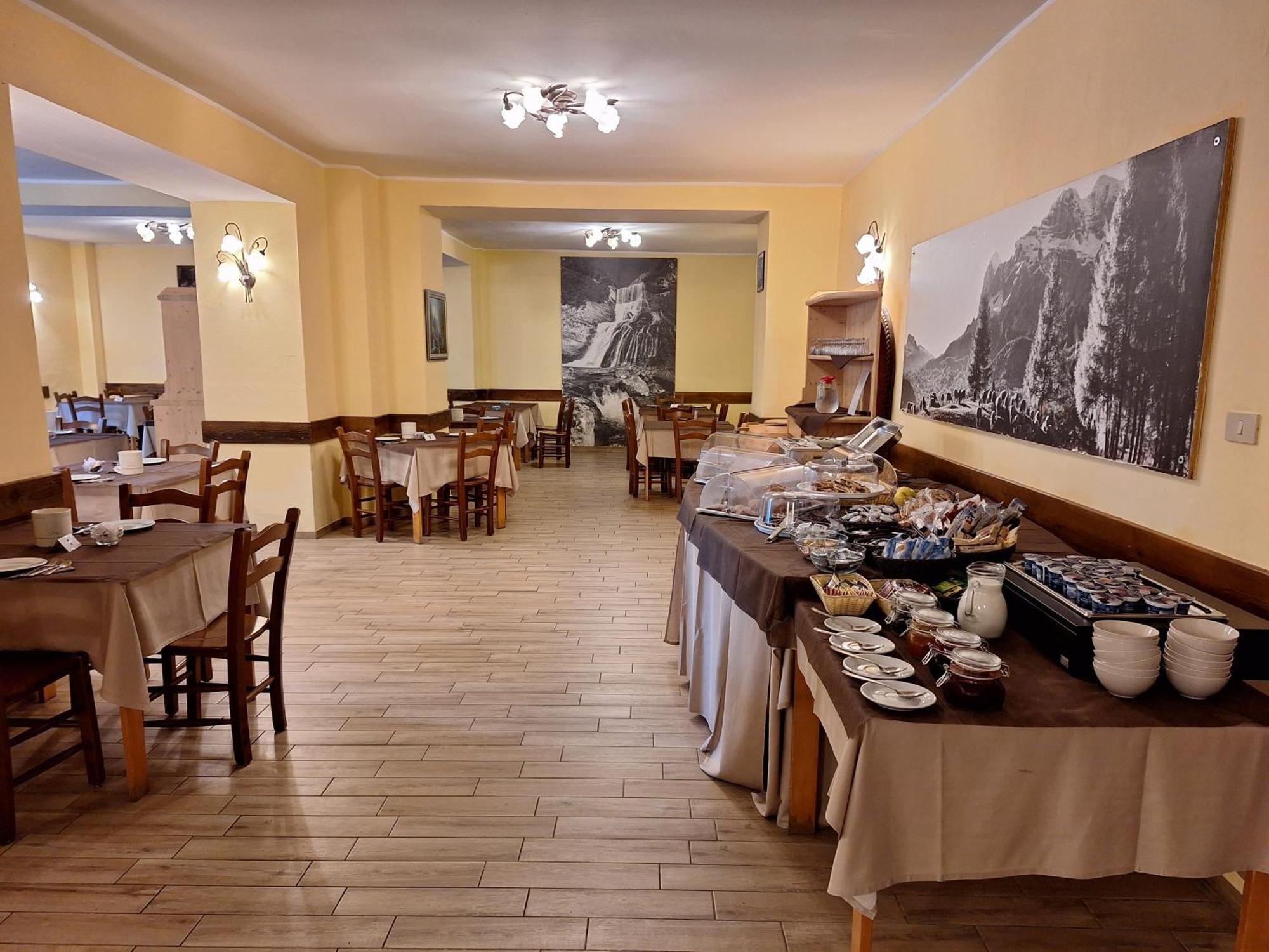 Hotel Al Sasso Di Stria Andraz Bagian luar foto